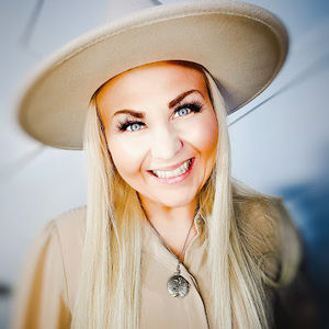 Meet your Posher, Nicole bowdle